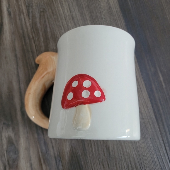 Fall Squirrel 🐿️🍄 with Red Mushroom ceramic mug Cute Bohemian Style - Picture 3 of 5